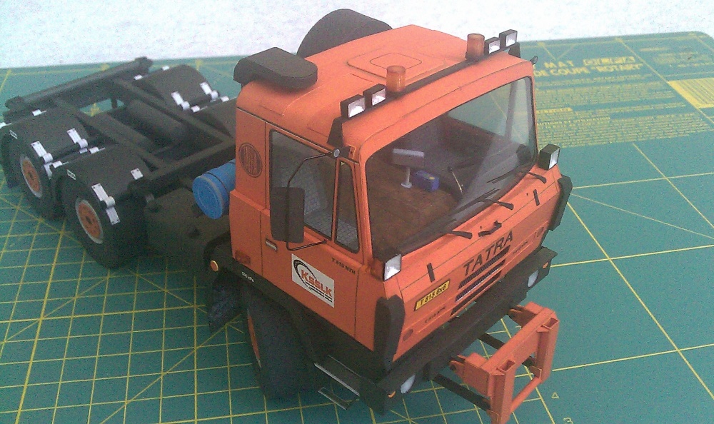 Tatra 815 NTH 6x6 s posypovou nástavbou SYKO-5M a sněhovou radlicí (Plná velikost v novém okně) Tatra 815 NTH 6x6 s posypovou nástavbou SYKO-5M a sněhovou radlicí