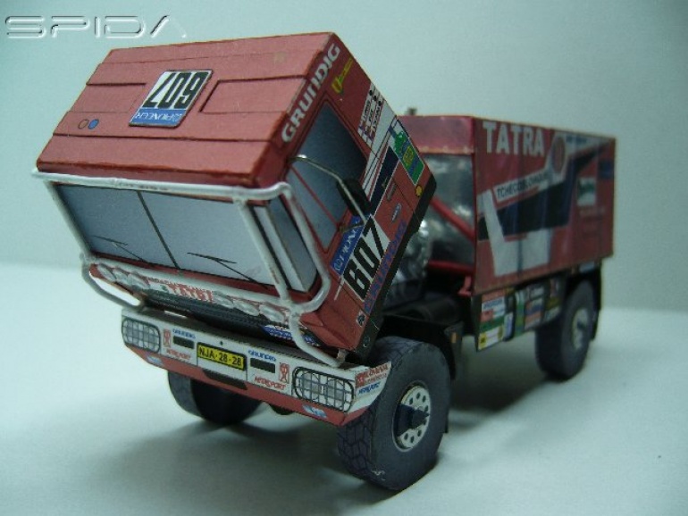 Tatra 815 VD 10 300 4 x 4.1 Dakar 1988 (Plná velikost v novém okně) Tatra 815 VD 10 300 4 x 4.1 Dakar 1988