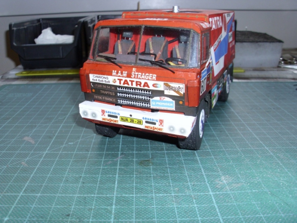 Tatra 815 VD 10 300 4x4.1 Dakar 1988 (Plná velikost v novém okně) Tatra 815 VD 10 300 4x4.1 Dakar 1988