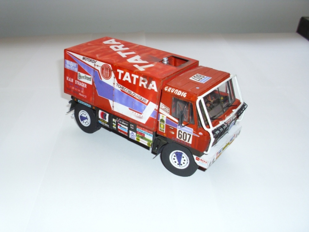 Tatra 815 VD 10 300 4x4.1 Dakar 1988 (Plná velikost v novém okně) Tatra 815 VD 10 300 4x4.1 Dakar 1988