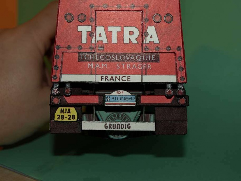 TATRA 815 VD 10 300 4X4.1 DAKAR ´88 (Plná velikost v novém okně) TATRA 815 VD 10 300 4X4.1 DAKAR ´88