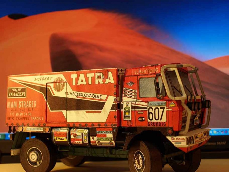 TATRA 815 VD 10 300 4X4.1 DAKAR ´88 (Plnďż˝ velikost v novďż˝m oknďż˝) TATRA 815 VD 10 300 4X4.1 DAKAR ´88