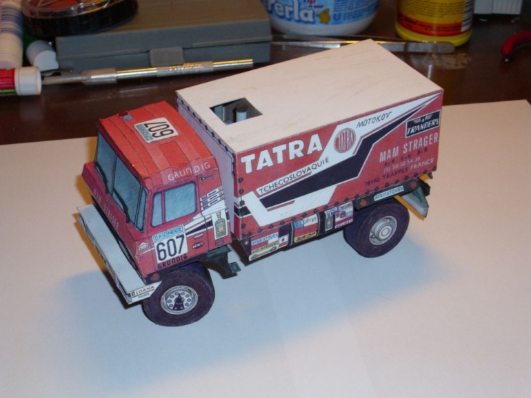 Tatra 815 VD 10 300 4x4.1 Dakar 1988 (Plná velikost v novém okně) Tatra 815 VD 10 300 4x4.1 Dakar 1988