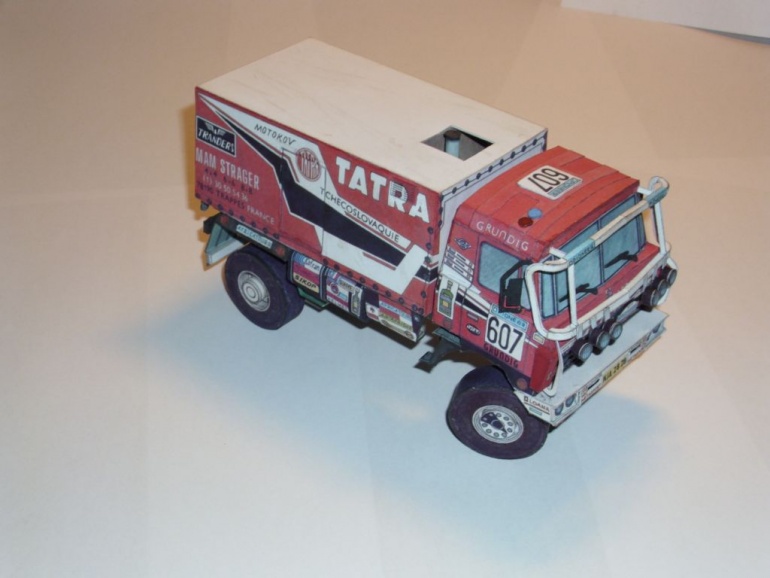Tatra 815 VD 10 300 4x4.1 Dakar 1988 (Plná velikost v novém okně) Tatra 815 VD 10 300 4x4.1 Dakar 1988