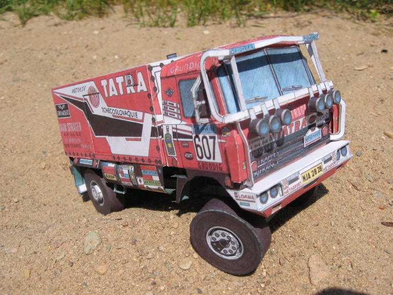 Tatra 815 VD 10 300 Dakar 1988 (Plná velikost v novém okně) Tatra 815 VD 10 300 Dakar 1988