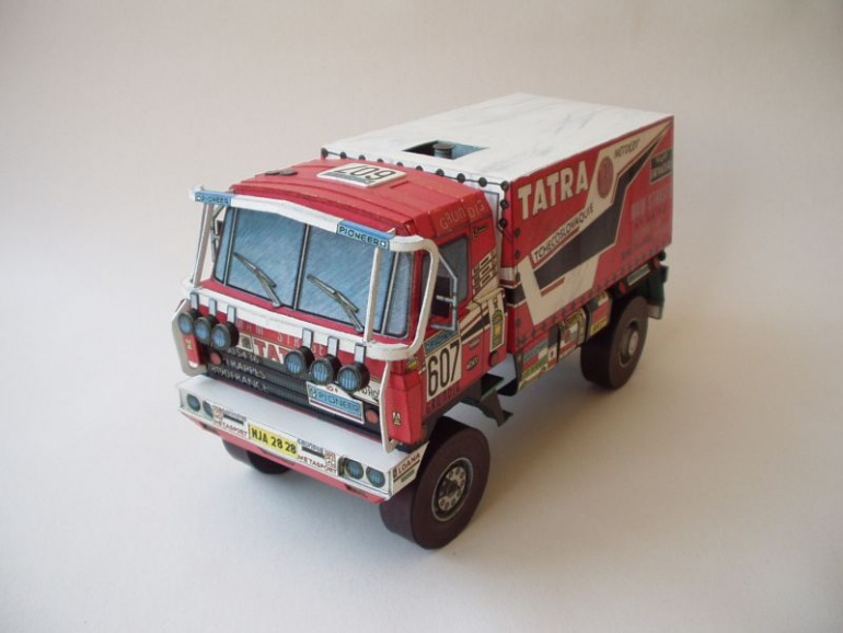 Tatra 815 VD 10 300 Dakar 88 (Plná velikost v novém okně) Tatra 815 VD 10 300 Dakar 88