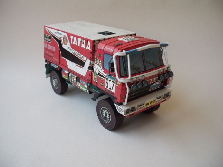 Tatra 815 VD 10 300 Dakar 88 (Plná velikost v novém okně) Tatra 815 VD 10 300 Dakar 88