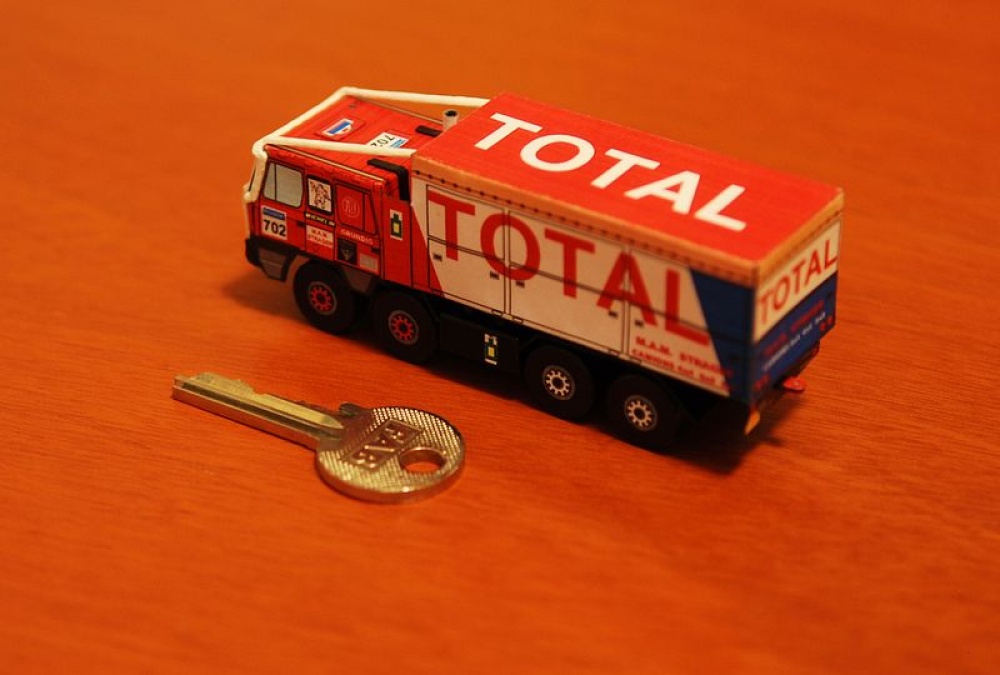 Tatra 815 VT 26 265 8X8 TOTAL Dakar 1988 (Plná velikost v novém okně) Tatra 815 VT 26 265 8X8 TOTAL Dakar 1988