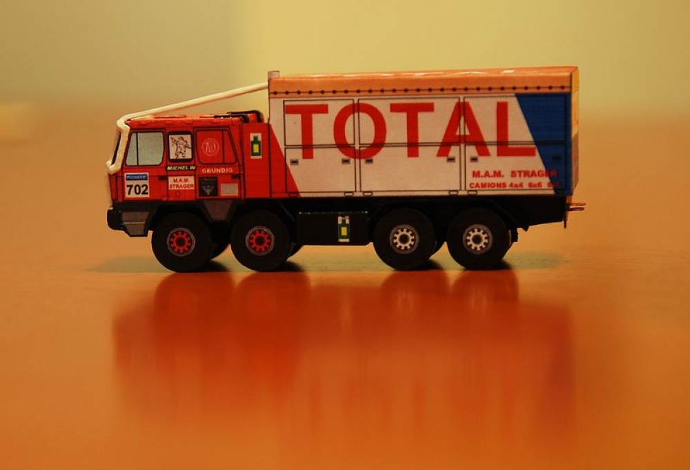 Tatra 815 VT 26 265 8X8 TOTAL Dakar 1988 (Plná velikost v novém okně) Tatra 815 VT 26 265 8X8 TOTAL Dakar 1988