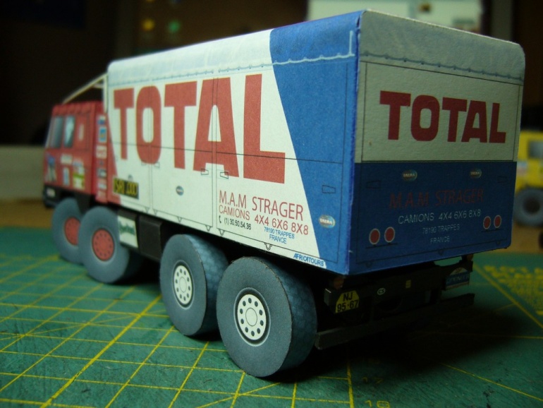 Tatra 815 VT 26 265 8X8 TOTAL Dakar 1988 (Plná velikost v novém okně) Tatra 815 VT 26 265 8X8 TOTAL Dakar 1988