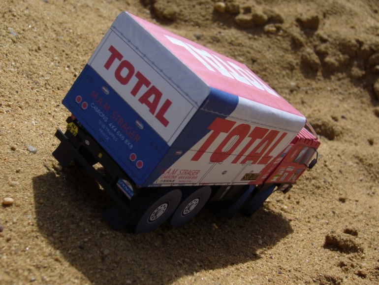 Tatra 815 VT 26 265 8X8 TOTAL Dakar 1988 (Plná velikost v novém okně) Tatra 815 VT 26 265 8X8 TOTAL Dakar 1988