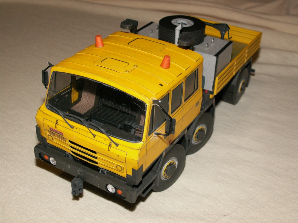 Tatra 815 žlutá (Plná velikost v novém okně) Tatra 815 žlutá
