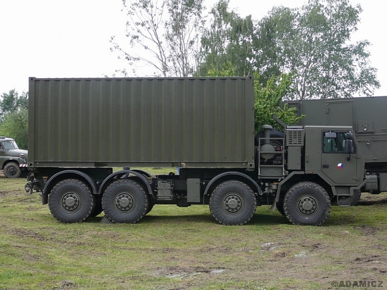Tatra 815-7 8x8 nosič kontejnerů (Plná velikost v novém okně) Tatra 815-7 8x8 nosič kontejnerů