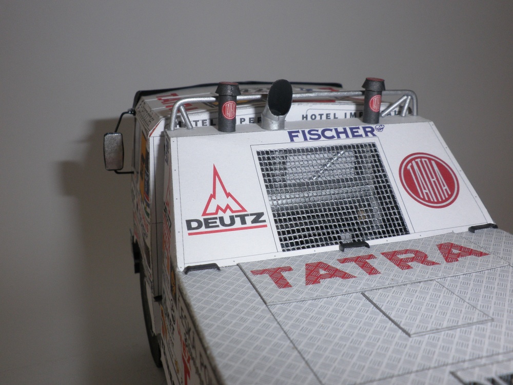 Tatra T 815 2 ZE R 55 16 400 4x4.1/33 Dakar 2001 (Plná velikost v novém okně) Tatra T 815 2 ZE R 55 16 400 4x4.1/33 Dakar 2001