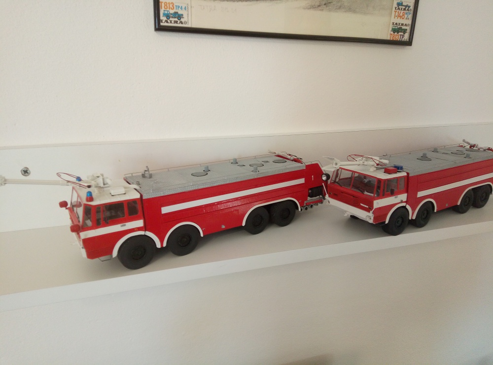 Tatra T813 PHA Slovnaft 1+2 (Plná velikost v novém okně) Tatra T813 PHA Slovnaft 1+2