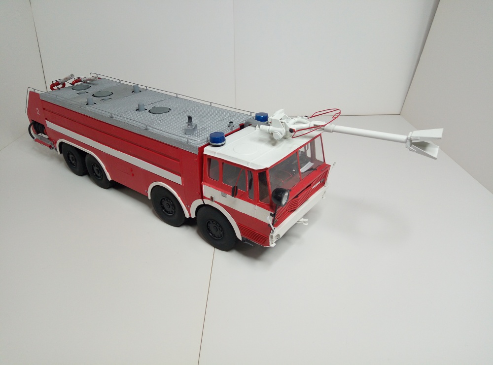 Tatra T813 PHA Slovnaft 1+2 (Plná velikost v novém okně) Tatra T813 PHA Slovnaft 1+2