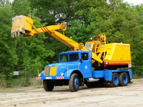 Tatra 111 autobagr D 030