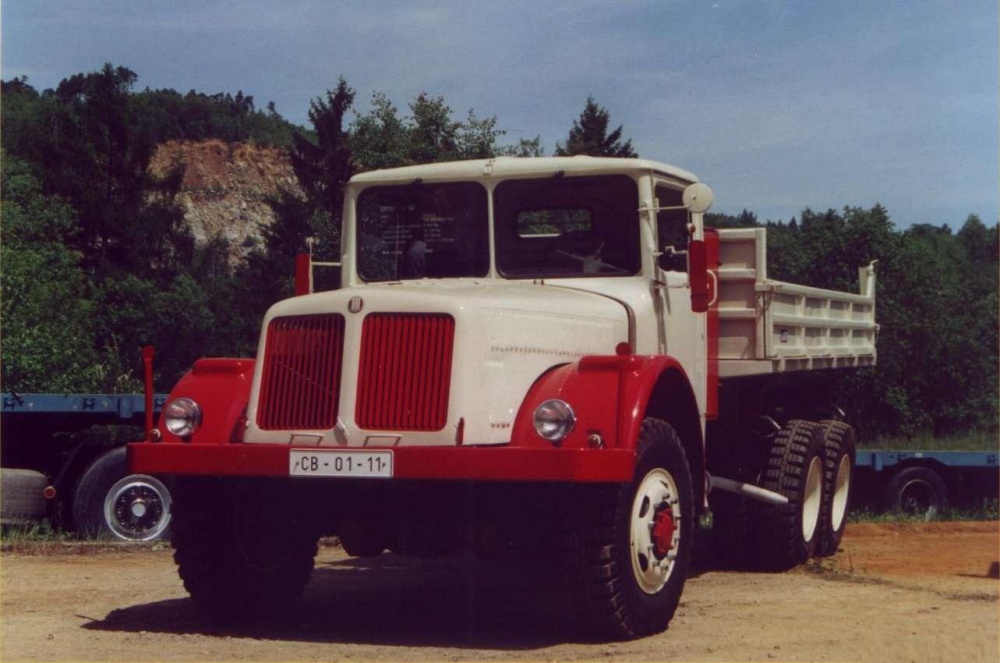 Tatra 111S (Plná velikost v novém okně) Tatra 111S