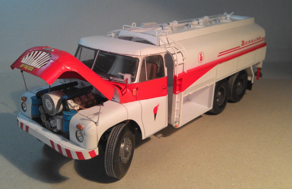 Tatra 138 C-12 + CP-11 Benzina (Plná velikost v novém okně) Tatra 138 C-12 + CP-11 Benzina