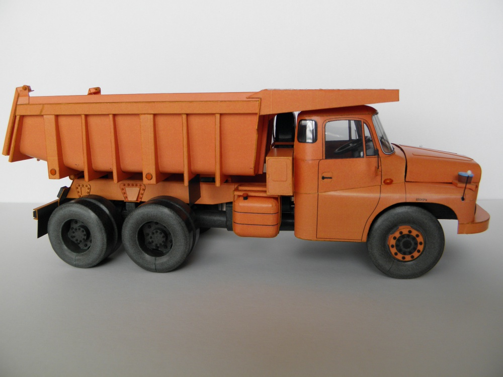 Tatra 148 S1