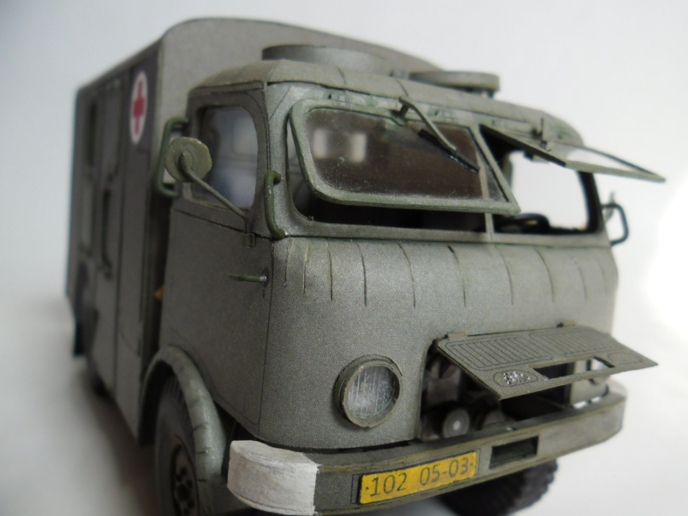 Tatra 805 ambulance (Plná velikost v novém okně) Tatra 805 ambulance