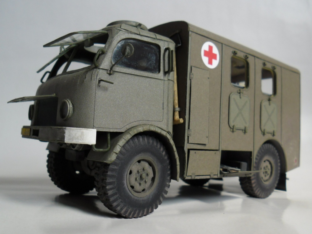 Tatra 805 ambulance (Pln� velikost v nov�m okn�) Tatra 805 ambulance