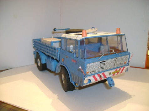 Tatra 813