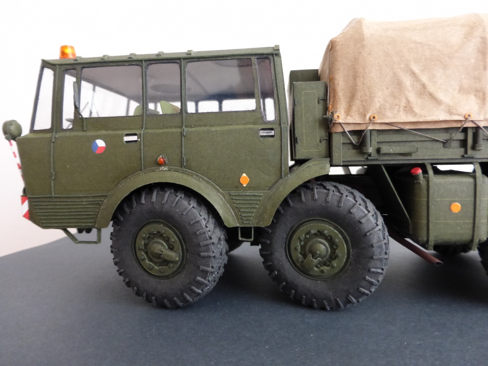 Tatra 813 8x8 Kolos (Plná velikost v novém okně) Tatra 813 8x8 Kolos