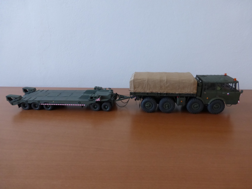 Tatra 813 8x8 Kolos (Plná velikost v novém okně) Tatra 813 8x8 Kolos