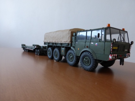 Tatra 813 8x8 Kolos Tatra 813 8x8 Kolos