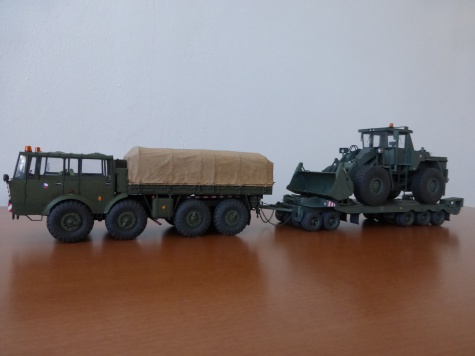 Tatra 813 8x8 Kolos Tatra 813 8x8 Kolos