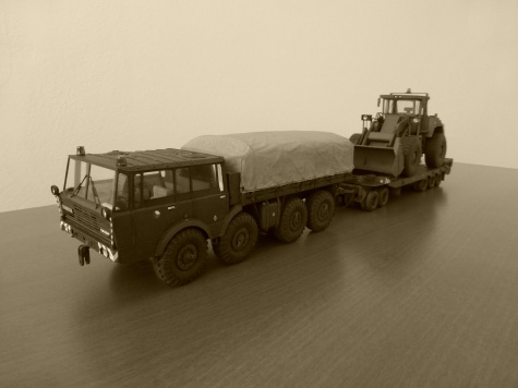 Tatra 813 8x8 Kolos Tatra 813 8x8 Kolos
