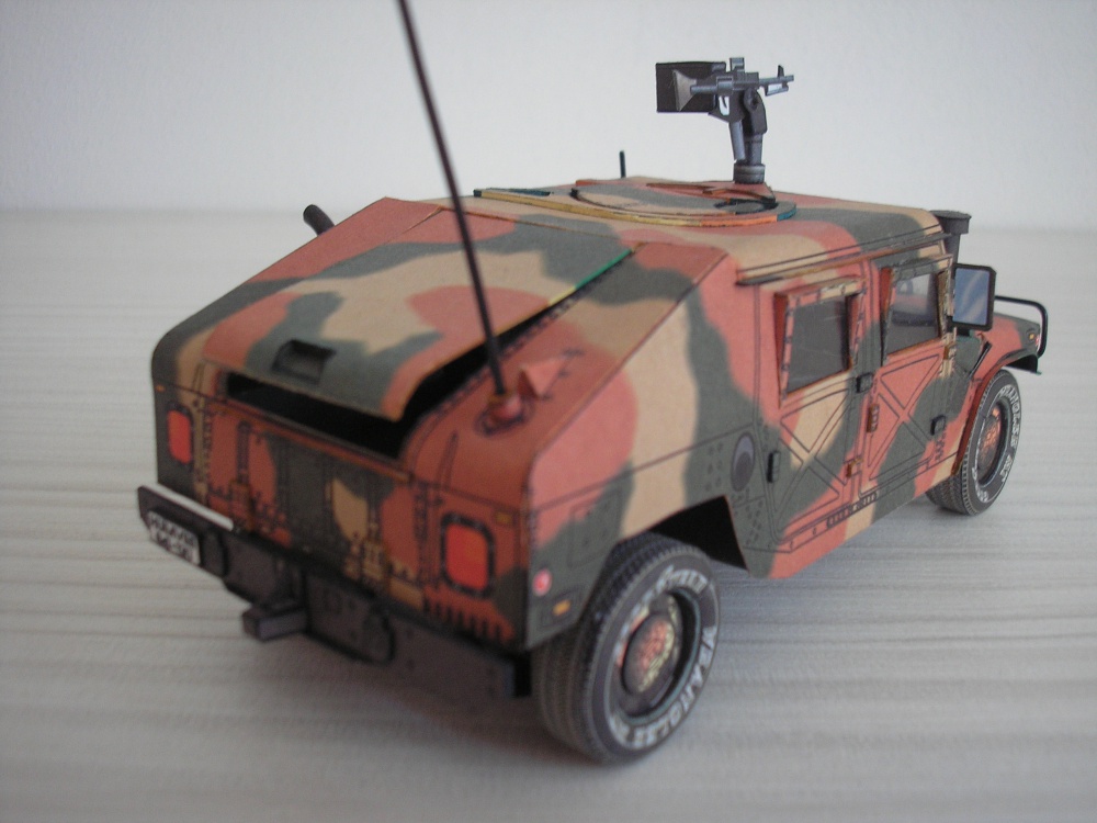 Humvee (Plná velikost v novém okně) Humvee