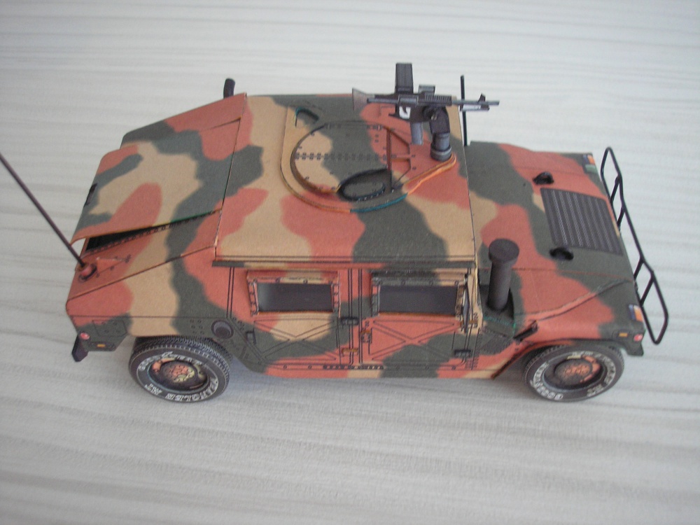 Humvee (Plná velikost v novém okně) Humvee