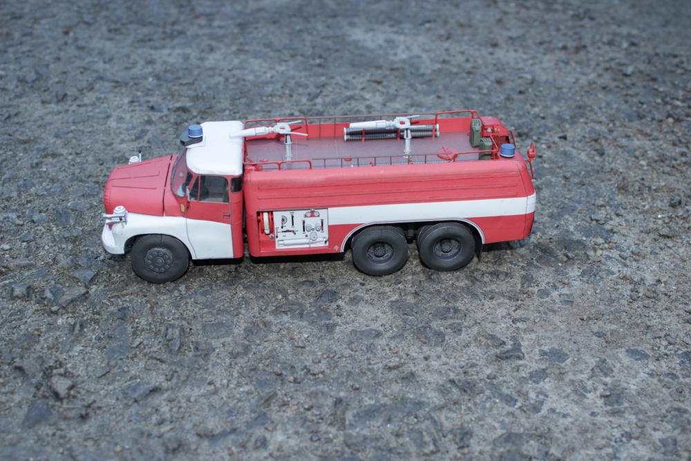 268806
