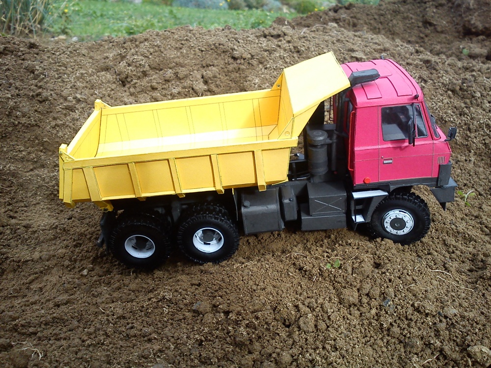 TATRA T815 S1 26 208 6x6.2 (Plná velikost v novém okně) TATRA T815 S1 26 208 6x6.2