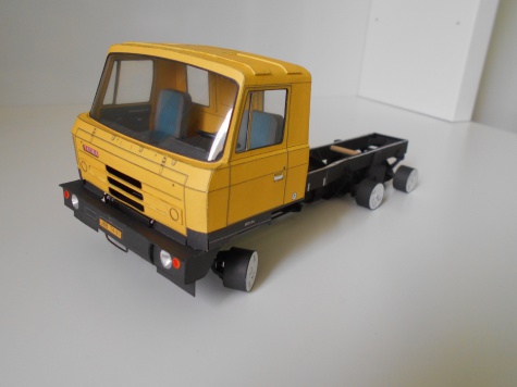 Tatra T815 ZTZ-12.2 - ramenový nakladač Tatra T815 ZTZ-12.2 - ramenový nakladač