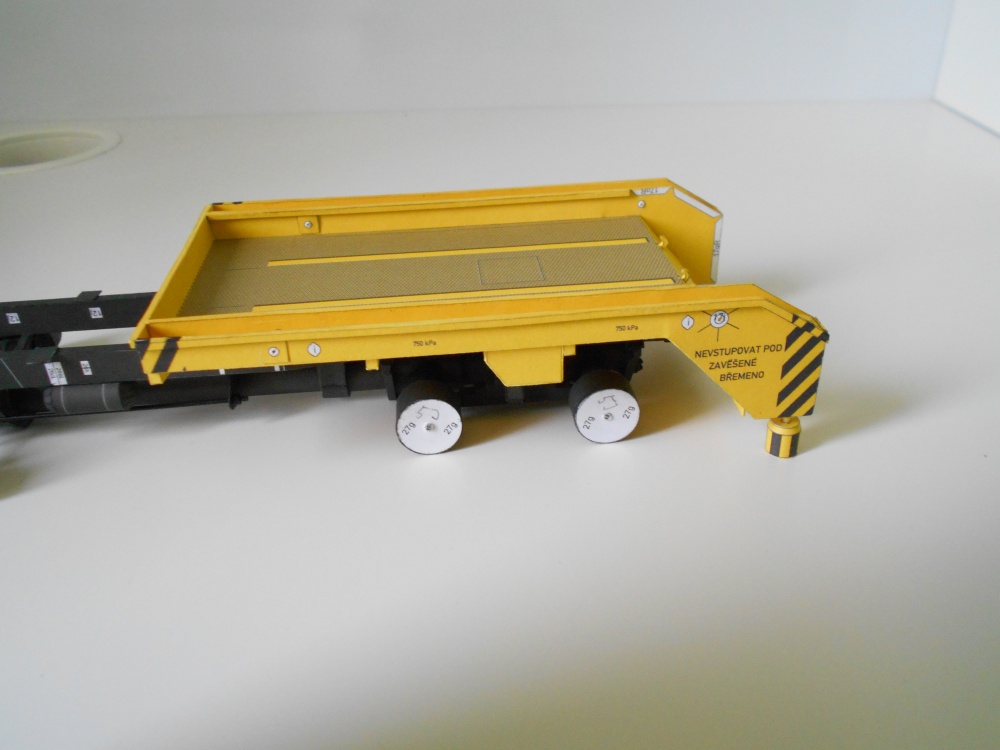 300682