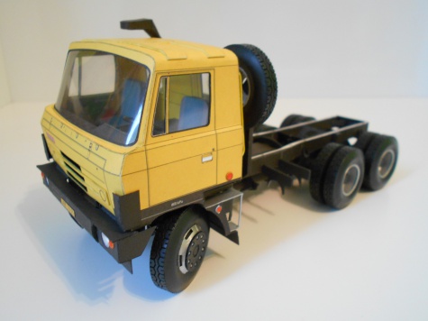 Tatra T815 ZTZ-12.2 - ramenový nakladač Tatra T815 ZTZ-12.2 - ramenový nakladač