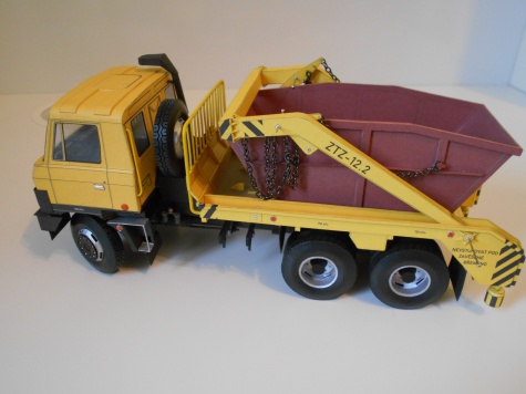 Tatra T815 ZTZ-12.2 - ramenový nakladač Tatra T815 ZTZ-12.2 - ramenový nakladač