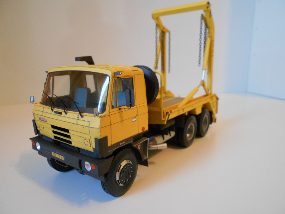 Tatra T815 ZTZ-12.2 - ramenový nakladač (Plná velikost v novém okně) Tatra T815 ZTZ-12.2 - ramenový nakladač