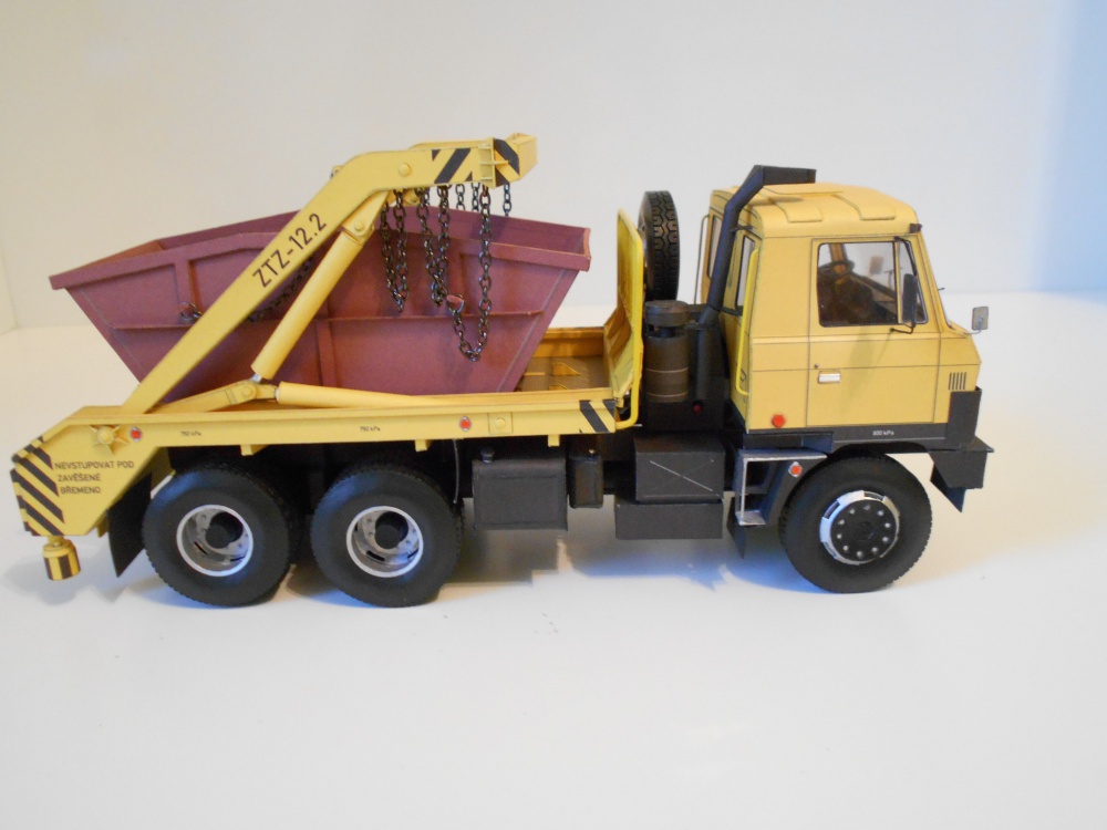Tatra T815 ZTZ-12.2 - ramenový nakladač (Plnďż˝ velikost v novďż˝m oknďż˝) Tatra T815 ZTZ-12.2 - ramenový nakladač