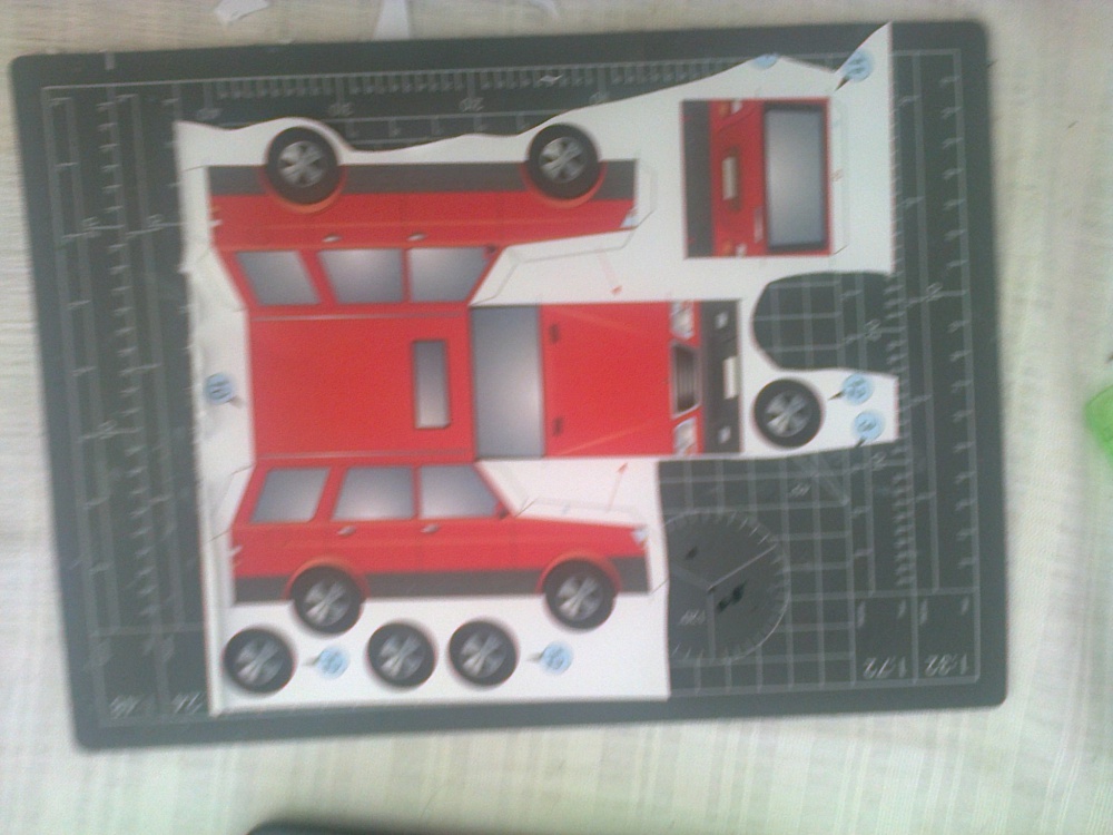 Teréní auto (Plná velikost v novém okně) Teréní auto