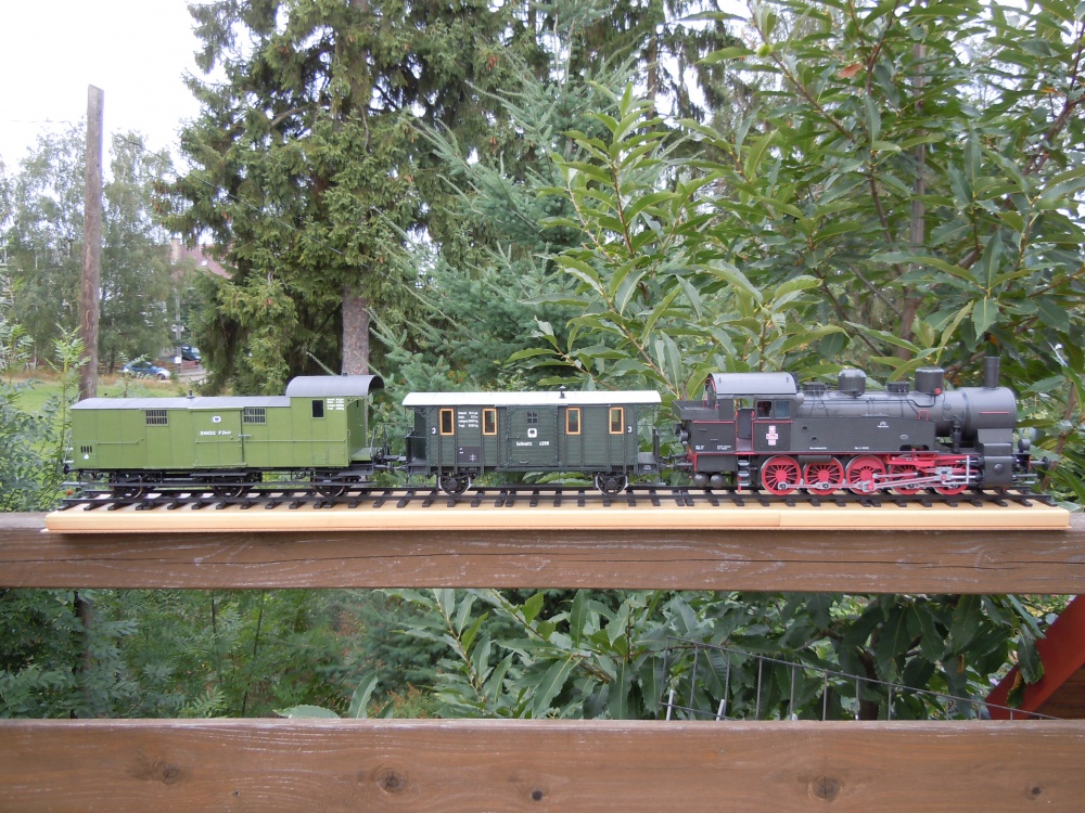 296582