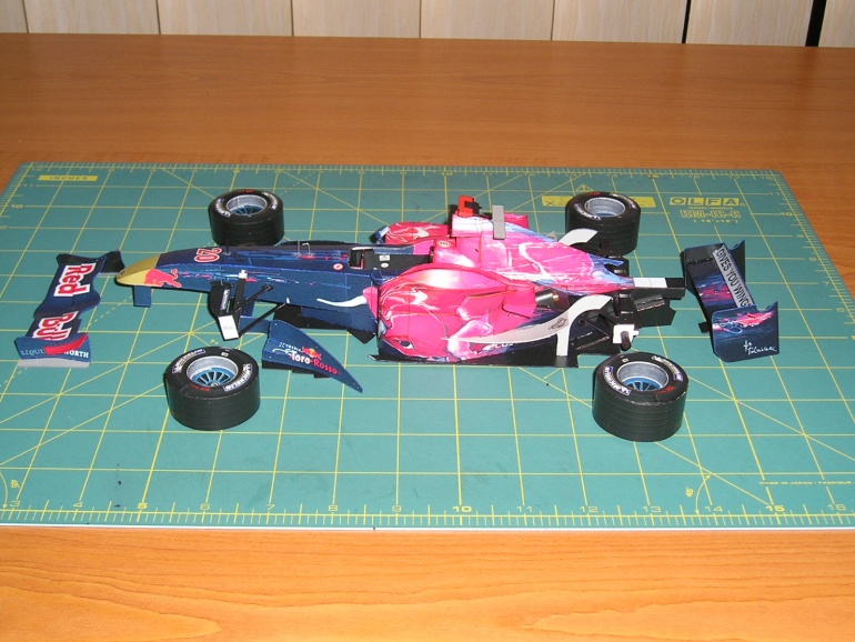 TORO ROSSO STR1 (Plná velikost v novém okně) TORO ROSSO STR1
