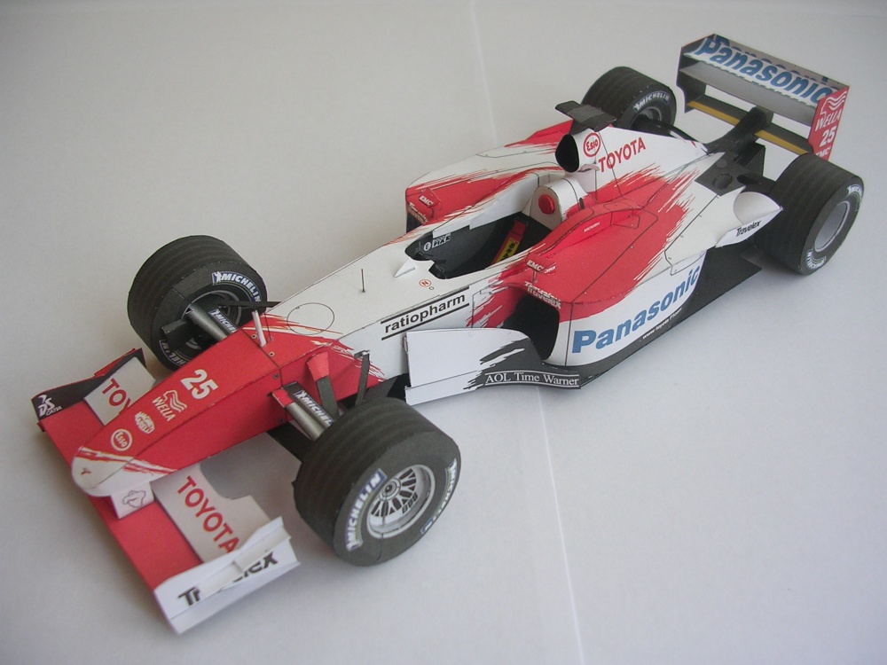 Toyota TF 102, 2002 Allan McNish (Plná velikost v novém okně) Toyota TF 102, 2002 Allan McNish