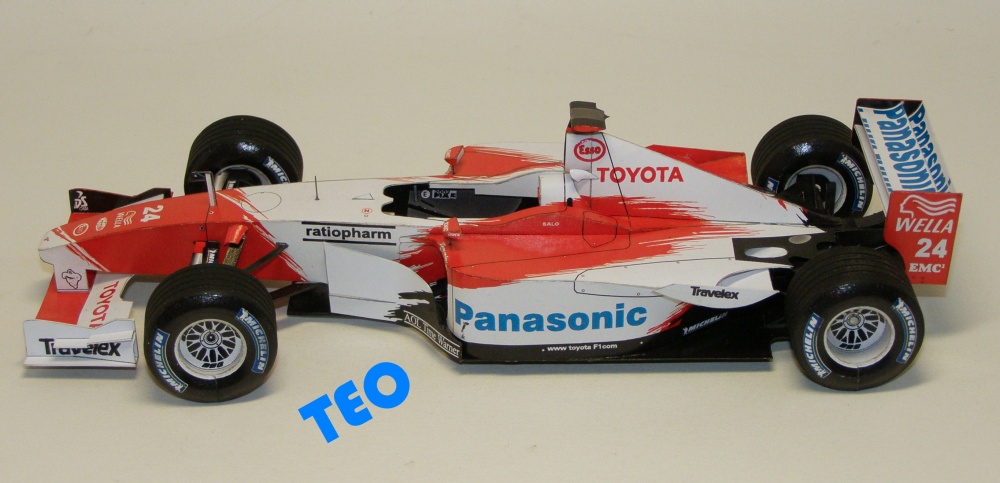 Toyota TF102 (Plná velikost v novém okně) Toyota TF102
