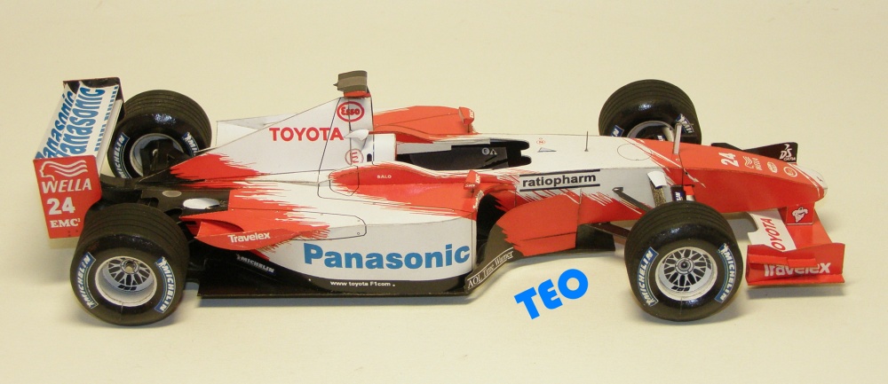 Toyota TF102 (Plná velikost v novém okně) Toyota TF102