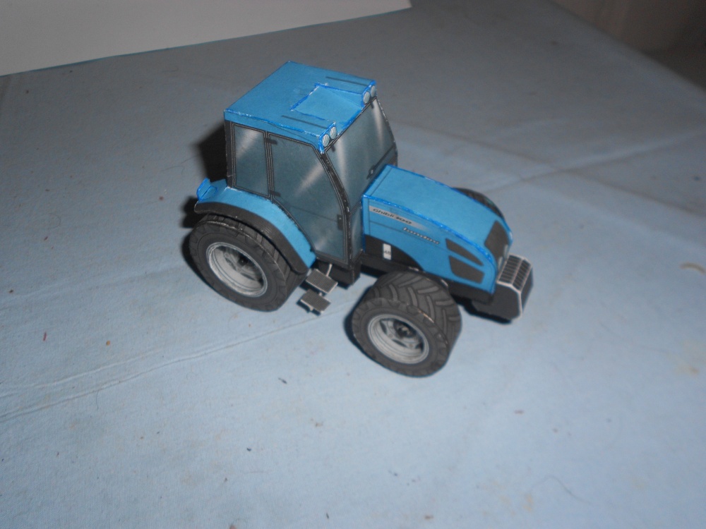 Traktor Landiny (Plná velikost v novém okně) Traktor Landiny