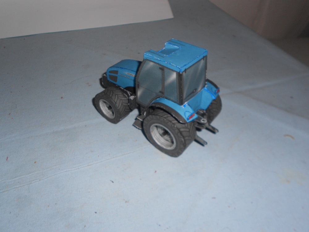 Traktor Landiny (Plná velikost v novém okně) Traktor Landiny